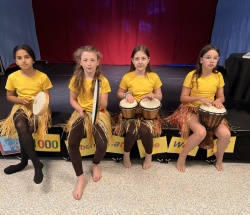 Trommeln in Afrika theater10